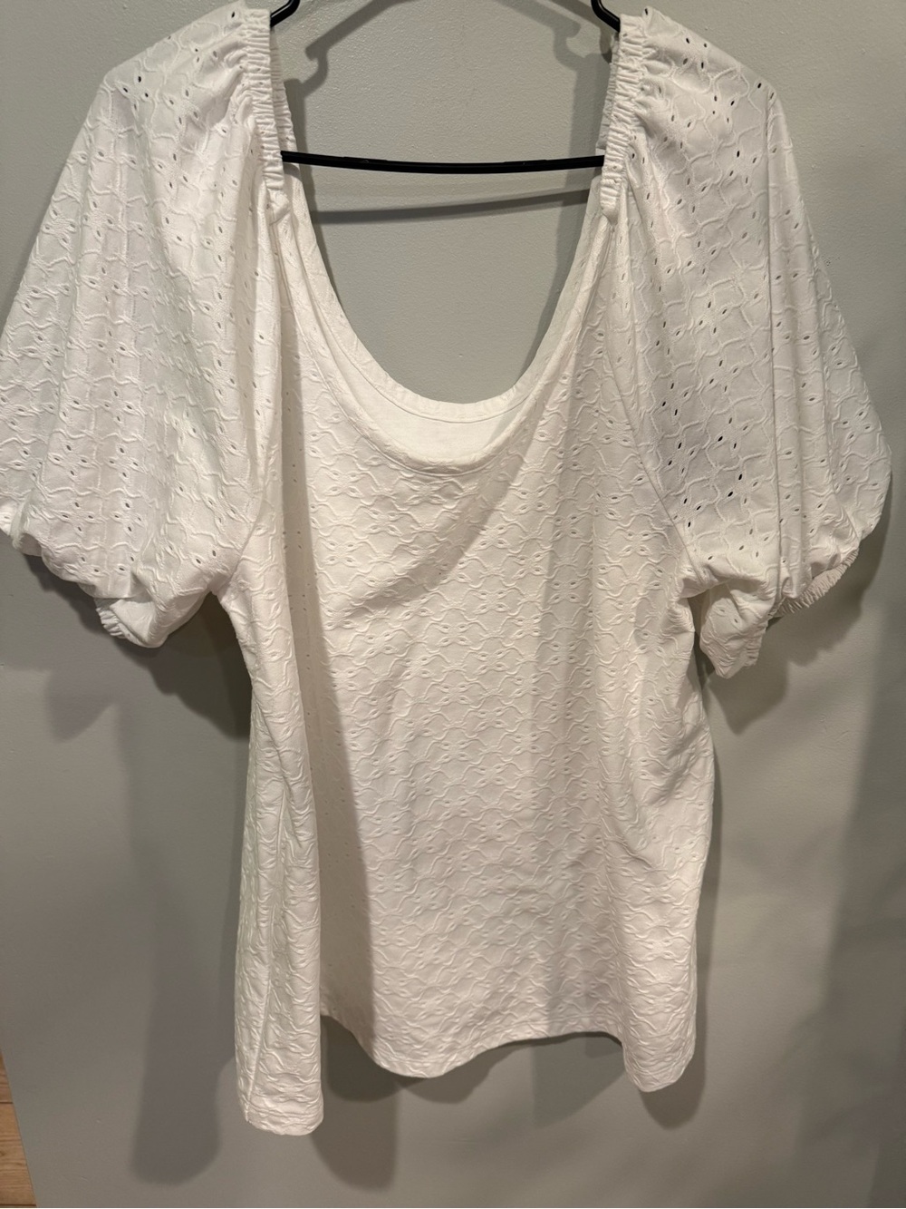 Ava & Viv White Eyelet Puff-Sleeve Top